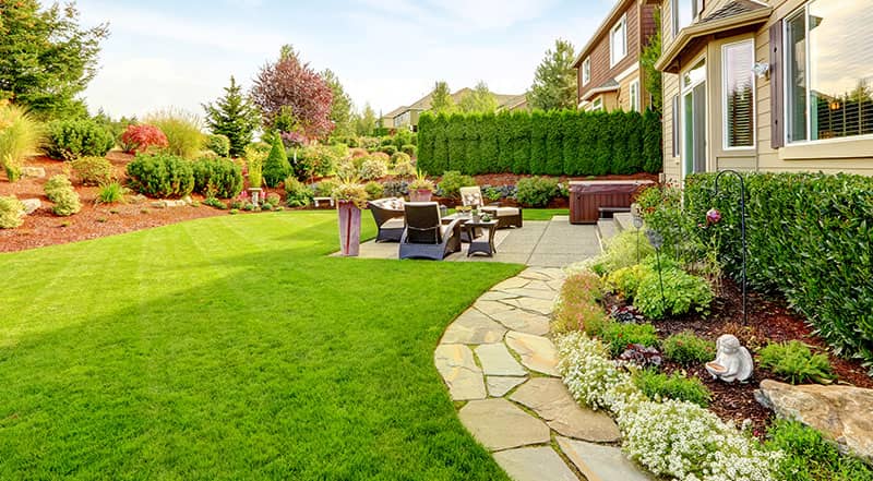 Gartenpflege im Privatgarten Mogendorf